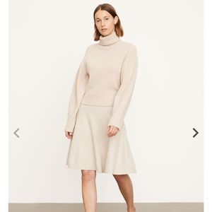 VINCE CASHMERE OPEN BACK TURTLE NECK XS